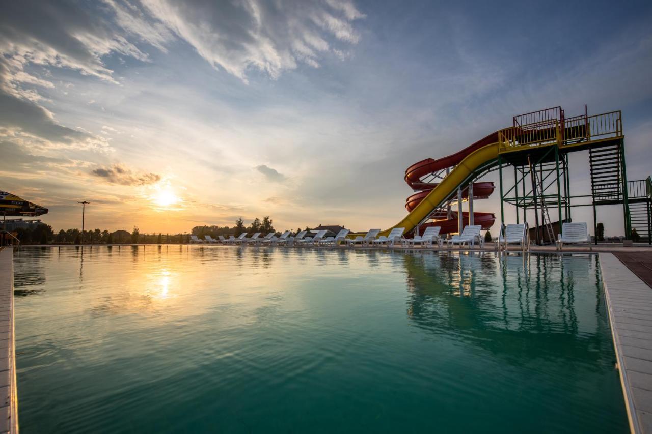 Hotel Intergaj Bijeljina Exteriör bild