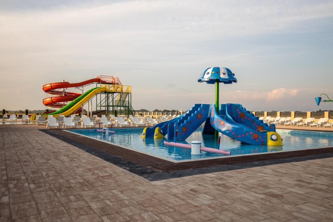 Hotel Intergaj Bijeljina Exteriör bild
