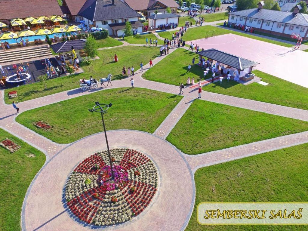 Hotel Intergaj Bijeljina Exteriör bild