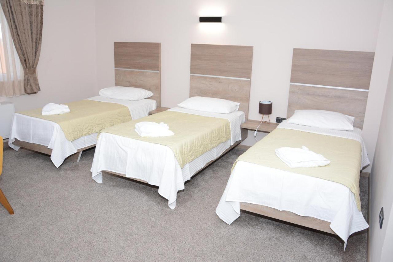 Hotel Intergaj Bijeljina Exteriör bild