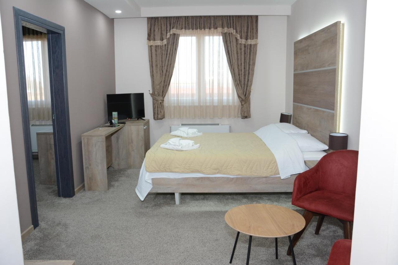 Hotel Intergaj Bijeljina Exteriör bild