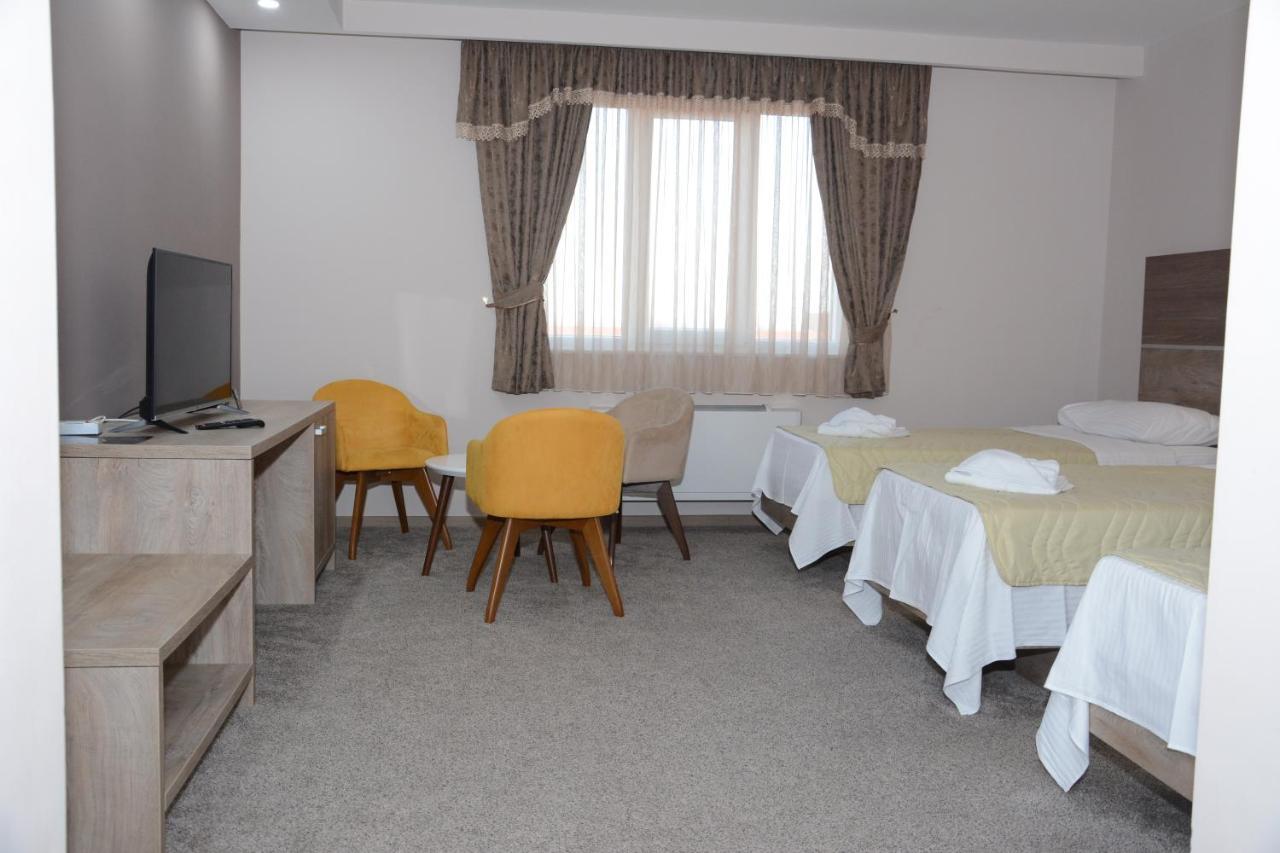 Hotel Intergaj Bijeljina Exteriör bild
