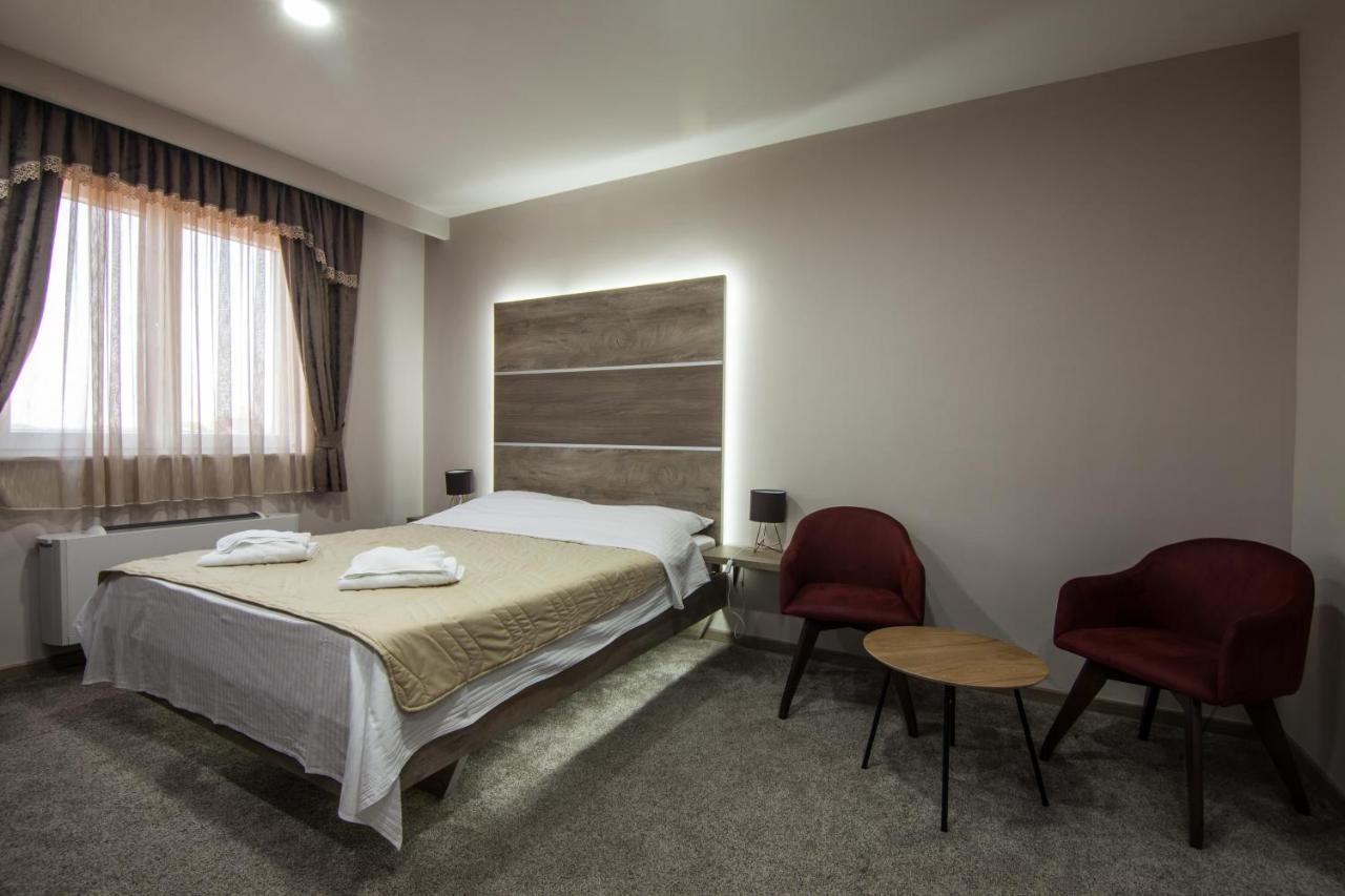 Hotel Intergaj Bijeljina Exteriör bild